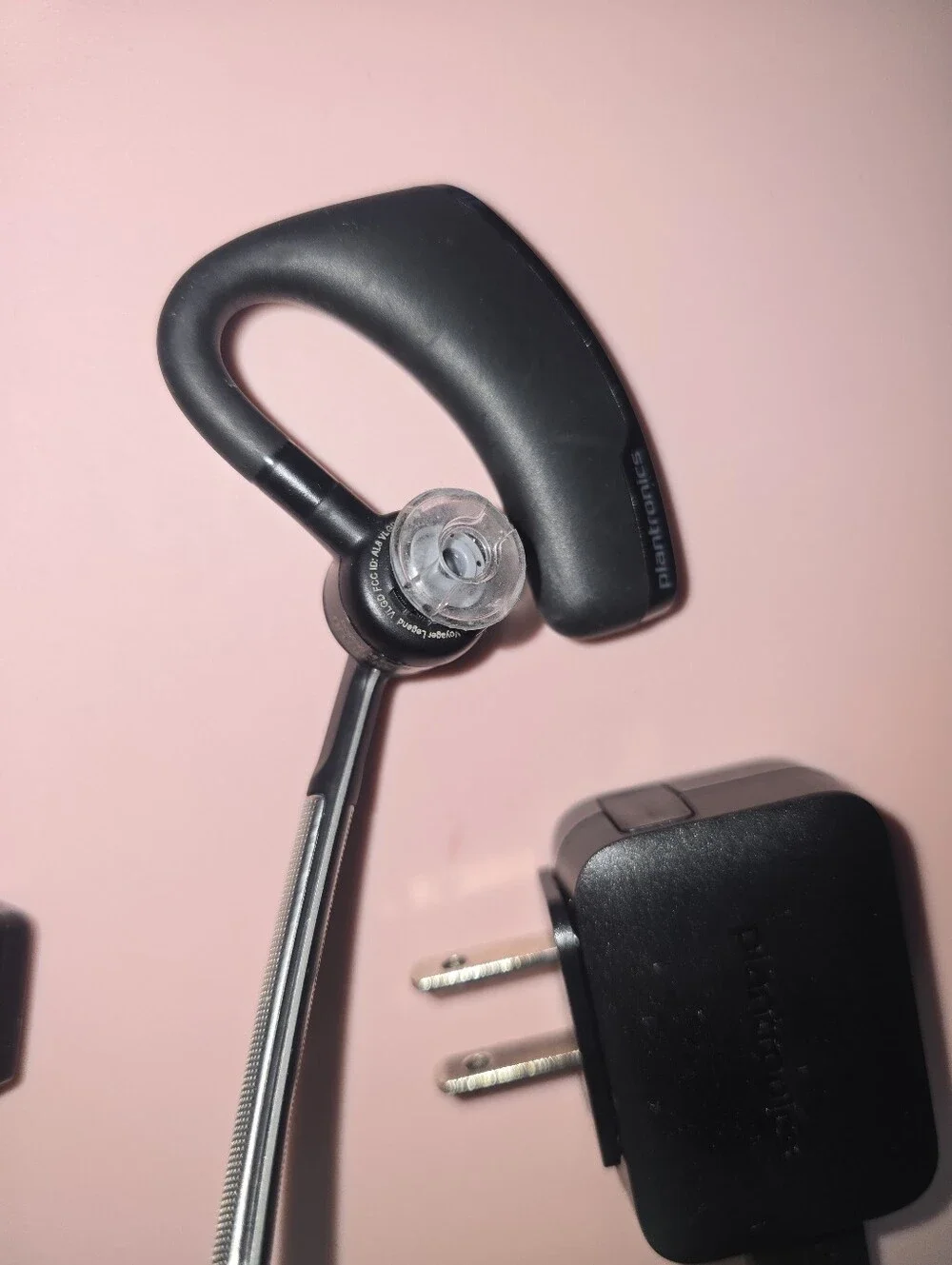 Plantronics controls adjustable